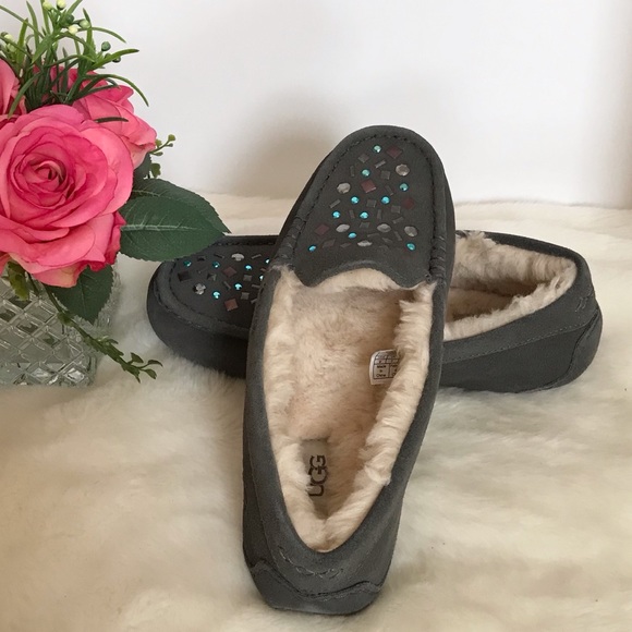 UGG Ansley Stud II Moccasin - Picture 9 of 12